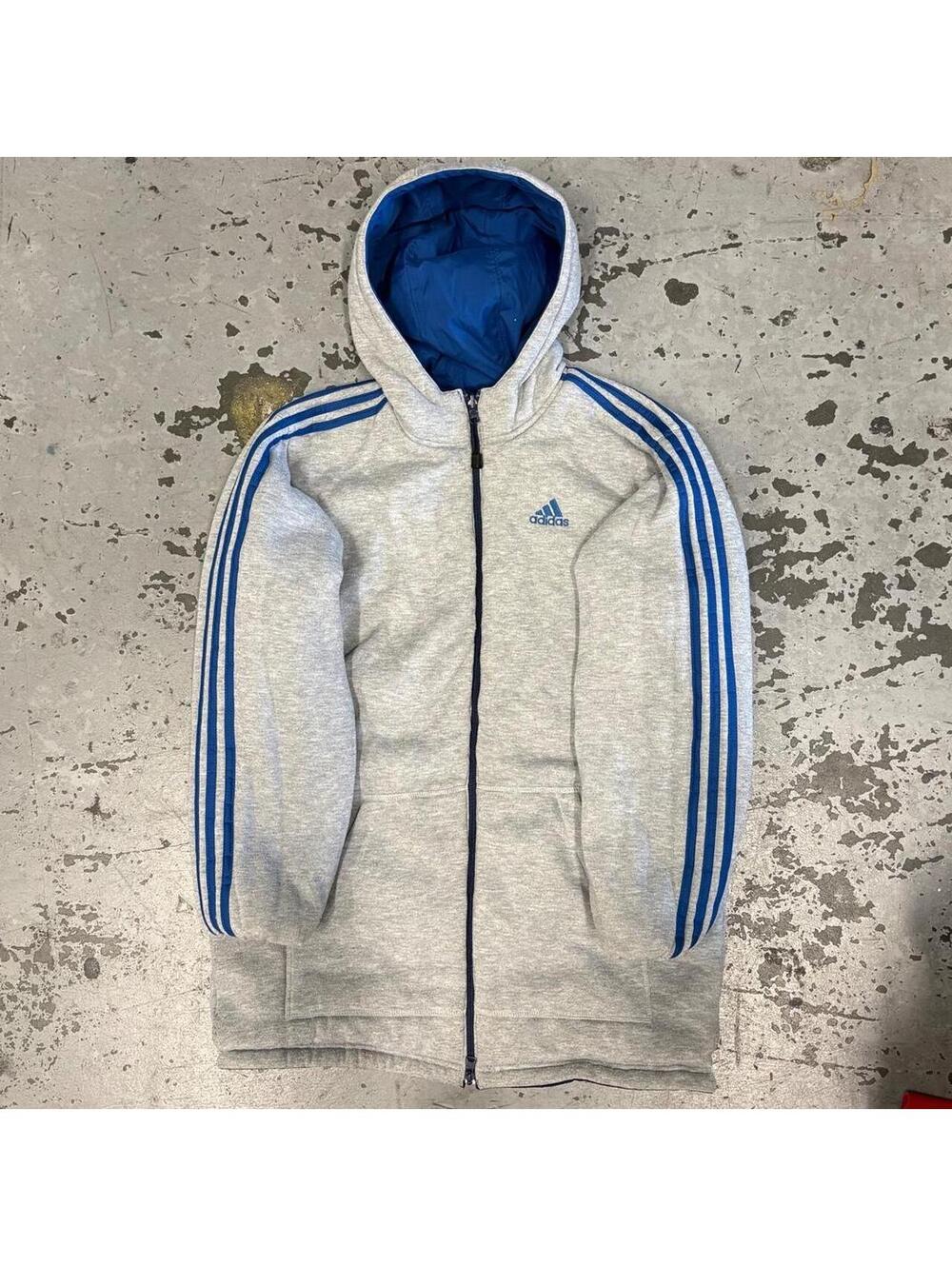 Beautiful Reversible 90s Adidas jacket with large back hit.